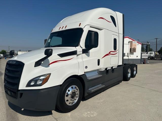 2021 Freightliner Cascadia-1