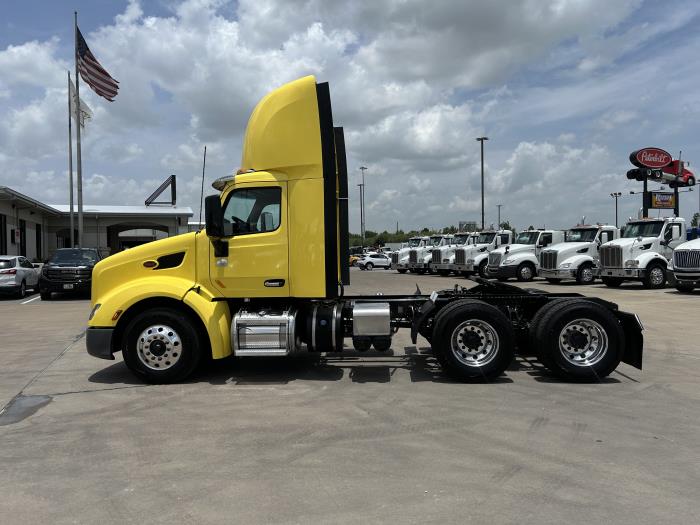 2021 Peterbilt 579 photo 3