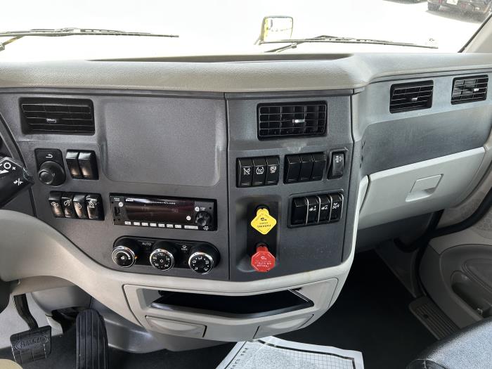 2021 Peterbilt 579-29