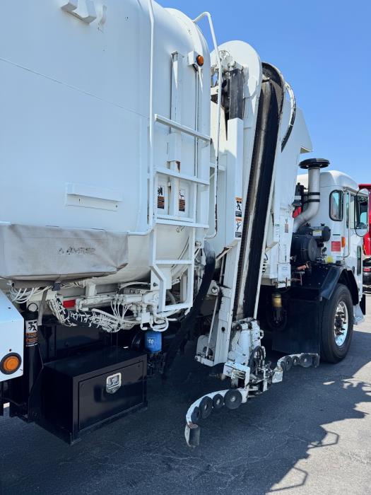 2022 Peterbilt 520-7