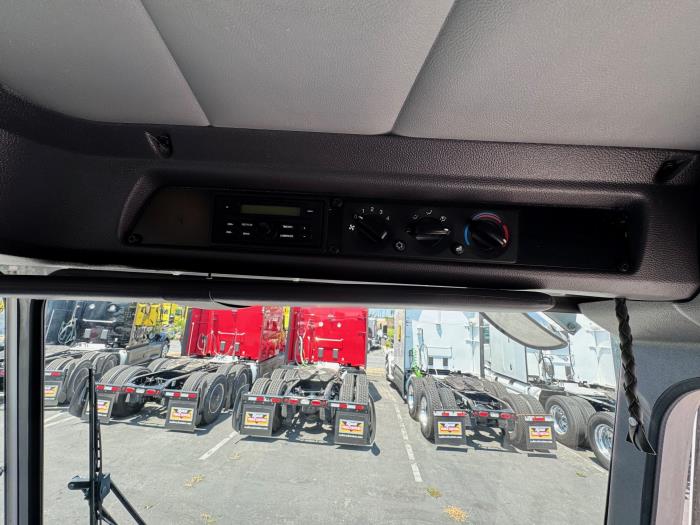 2022 Peterbilt 520-19