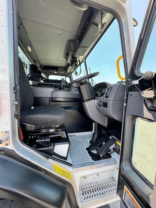 2022 Peterbilt 520-18