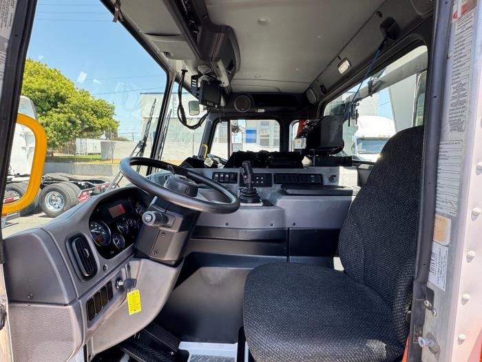 2022 Peterbilt 520-13