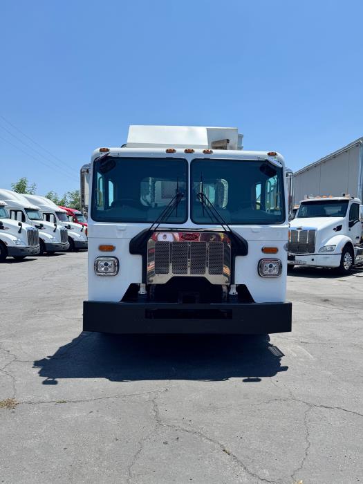 2022 Peterbilt 520-2
