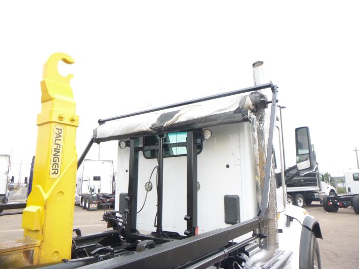 2018 Peterbilt 567-12