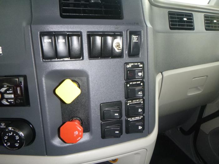 2018 Peterbilt 567-25