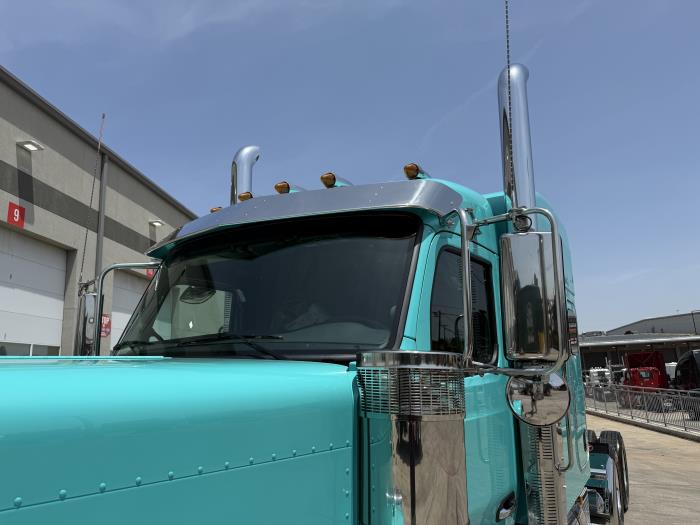 2026 Peterbilt 589-13