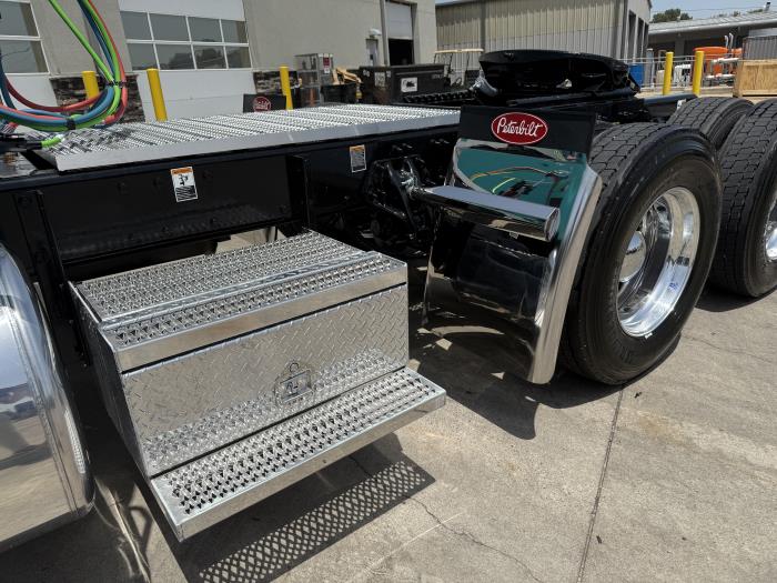 2026 Peterbilt 589-20