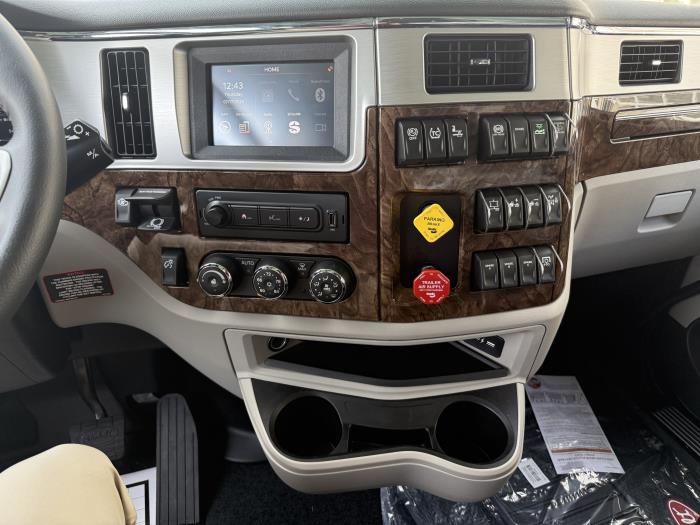 2026 Peterbilt 589-37
