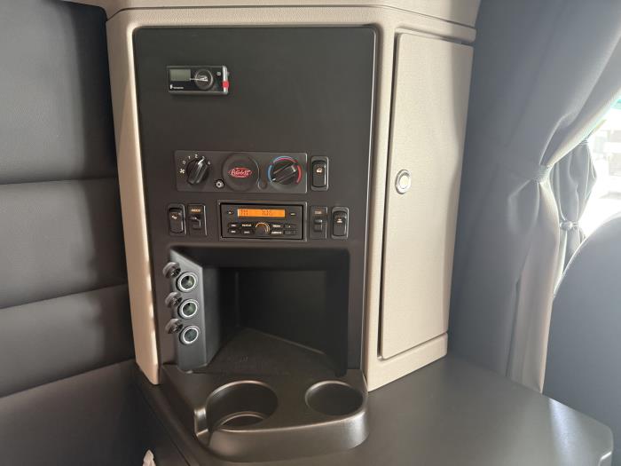 2026 Peterbilt 589-52