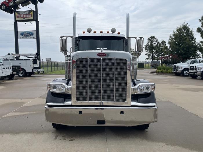 2022 Peterbilt 389-2