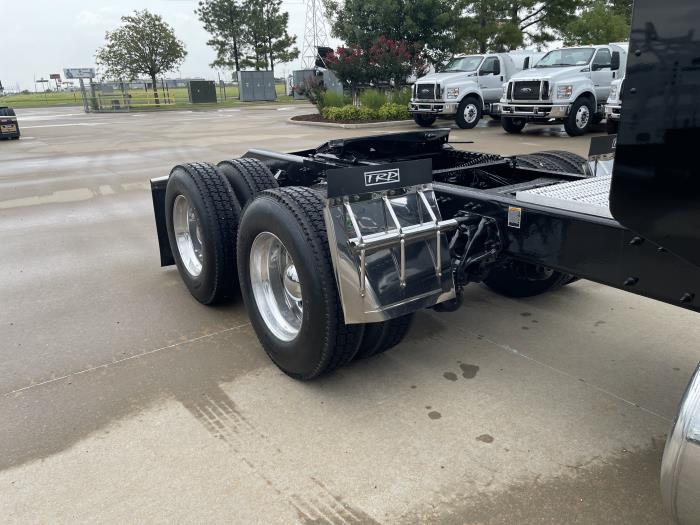 2022 Peterbilt 389-5