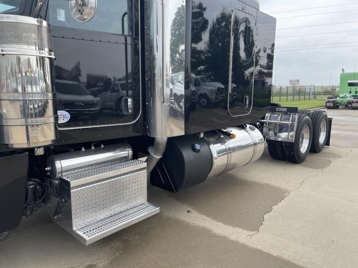 2022 Peterbilt 389-14