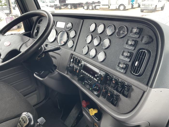 2022 Peterbilt 389-19