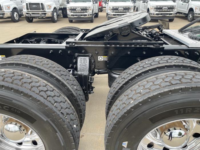 2020 Peterbilt 567-6