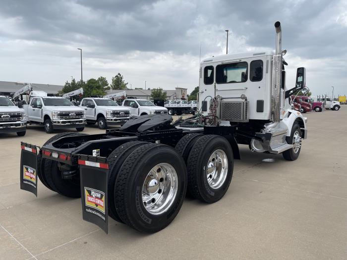 2020 Peterbilt 567-8