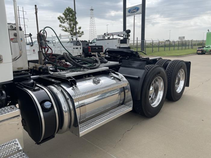 2020 Peterbilt 567-14