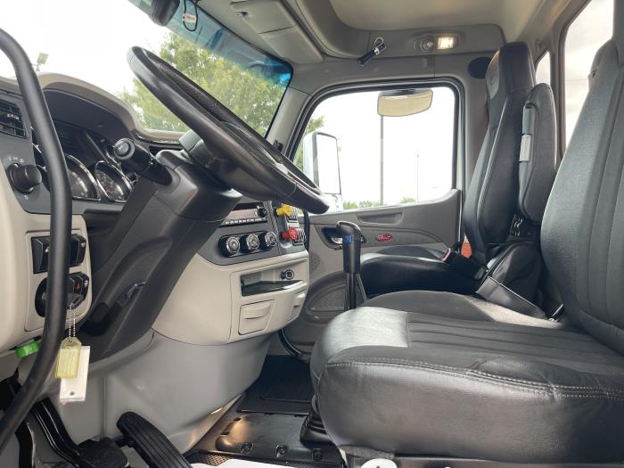 2020 Peterbilt 567-16