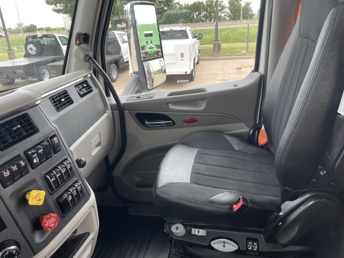 2020 Peterbilt 567-17