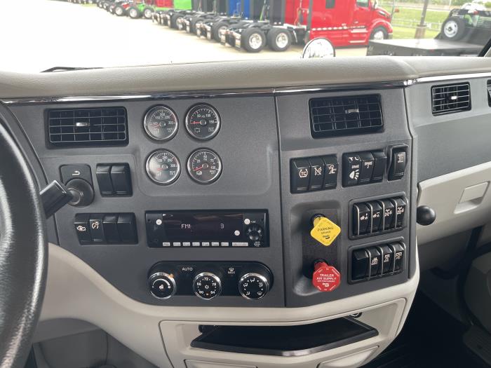 2020 Peterbilt 567-18
