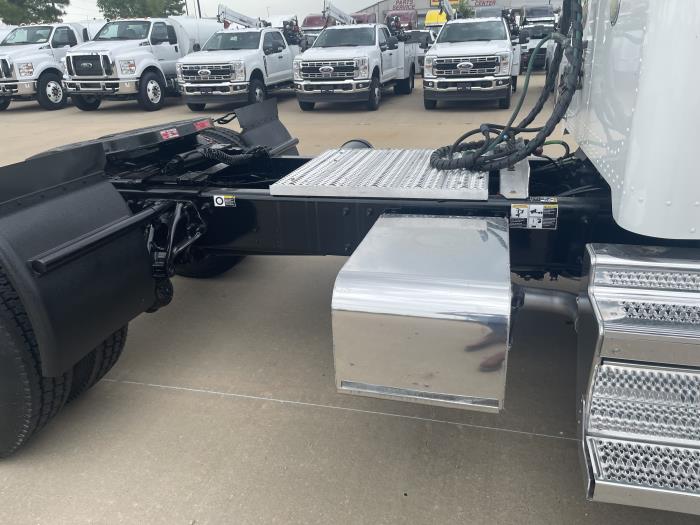 2019 Peterbilt 337-5