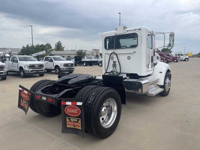 2019 Peterbilt 337-8