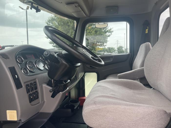 2019 Peterbilt 337-14
