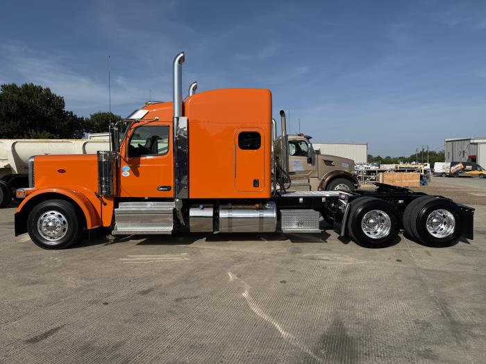 2026 Peterbilt 589-4