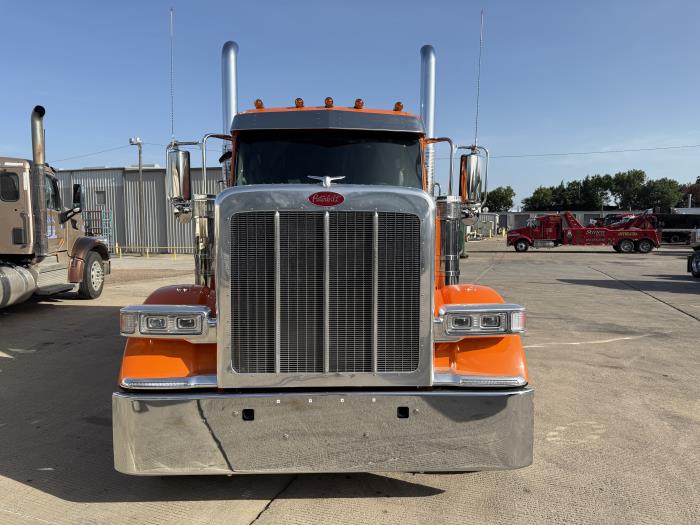 2026 Peterbilt 589-12
