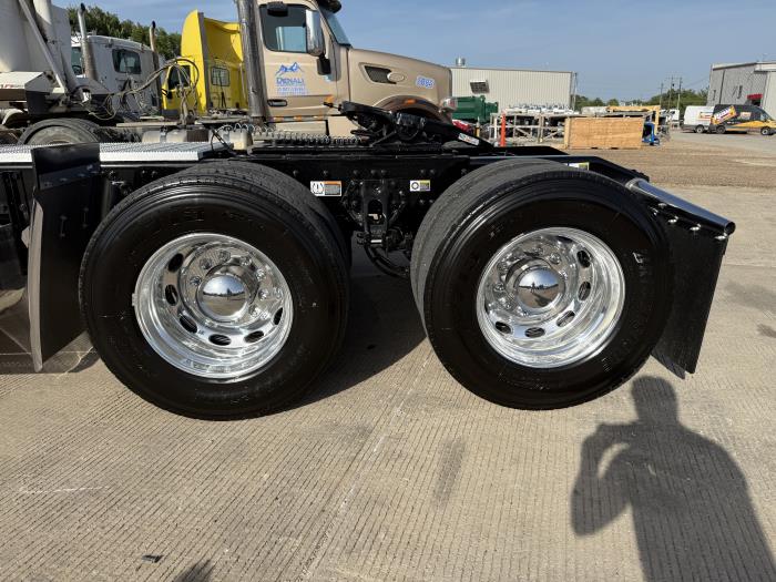 2026 Peterbilt 589-18