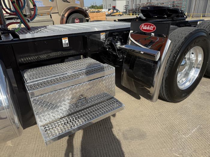 2026 Peterbilt 589-20