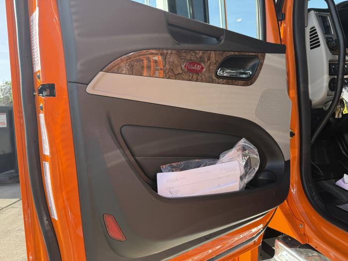 2026 Peterbilt 589-30