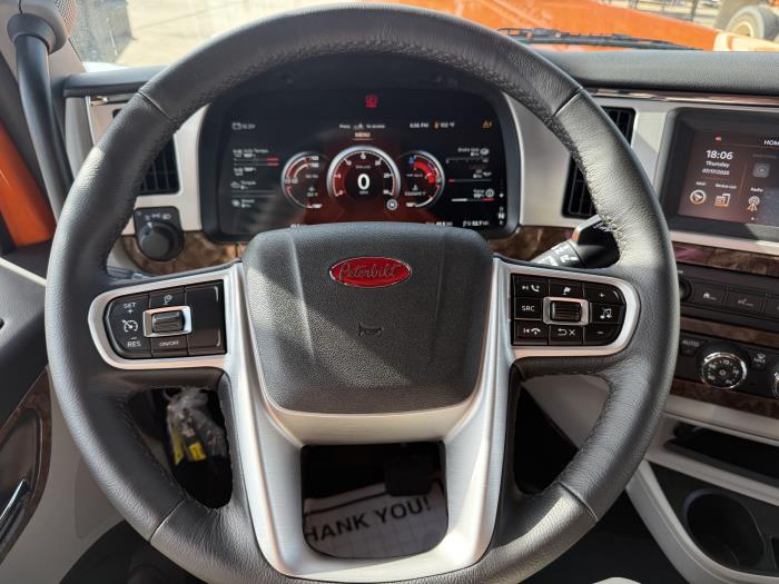 2026 Peterbilt 589-32