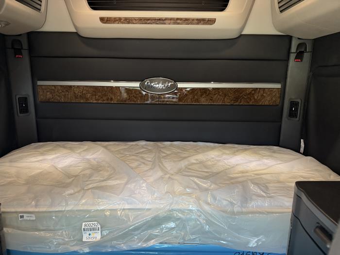 2026 Peterbilt 589-43