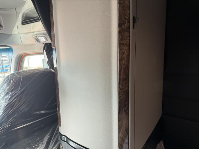 2026 Peterbilt 589-47