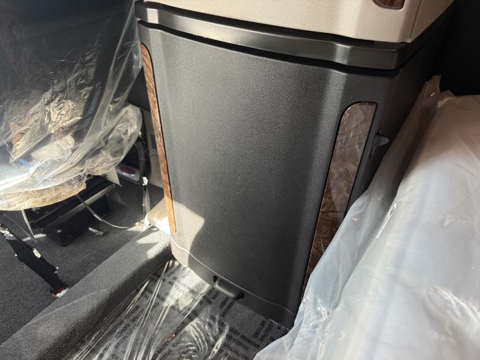 2026 Peterbilt 589-48