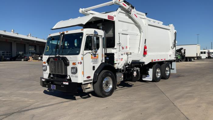 2025 Peterbilt 520-1