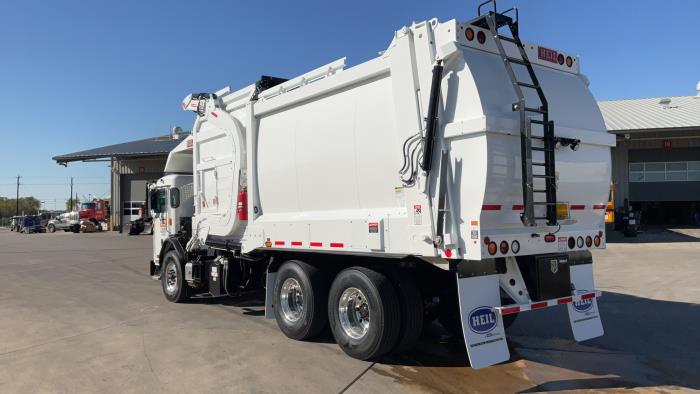 2025 Peterbilt 520-7