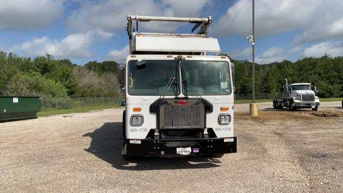 2024 Peterbilt 520-2