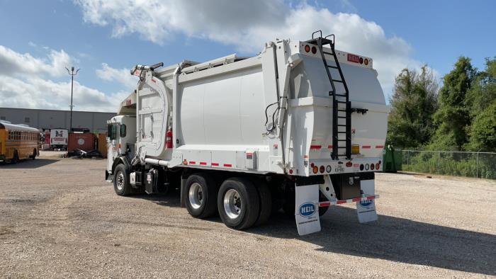 2024 Peterbilt 520-7