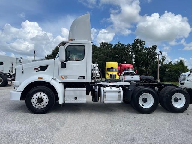 2020 Peterbilt 567-2