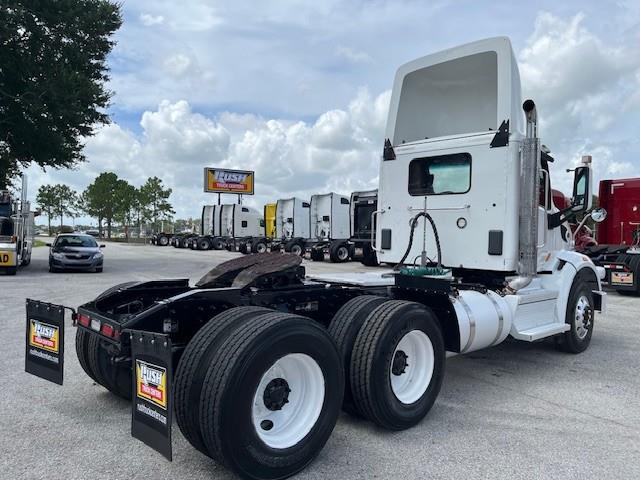 2020 Peterbilt 567-8