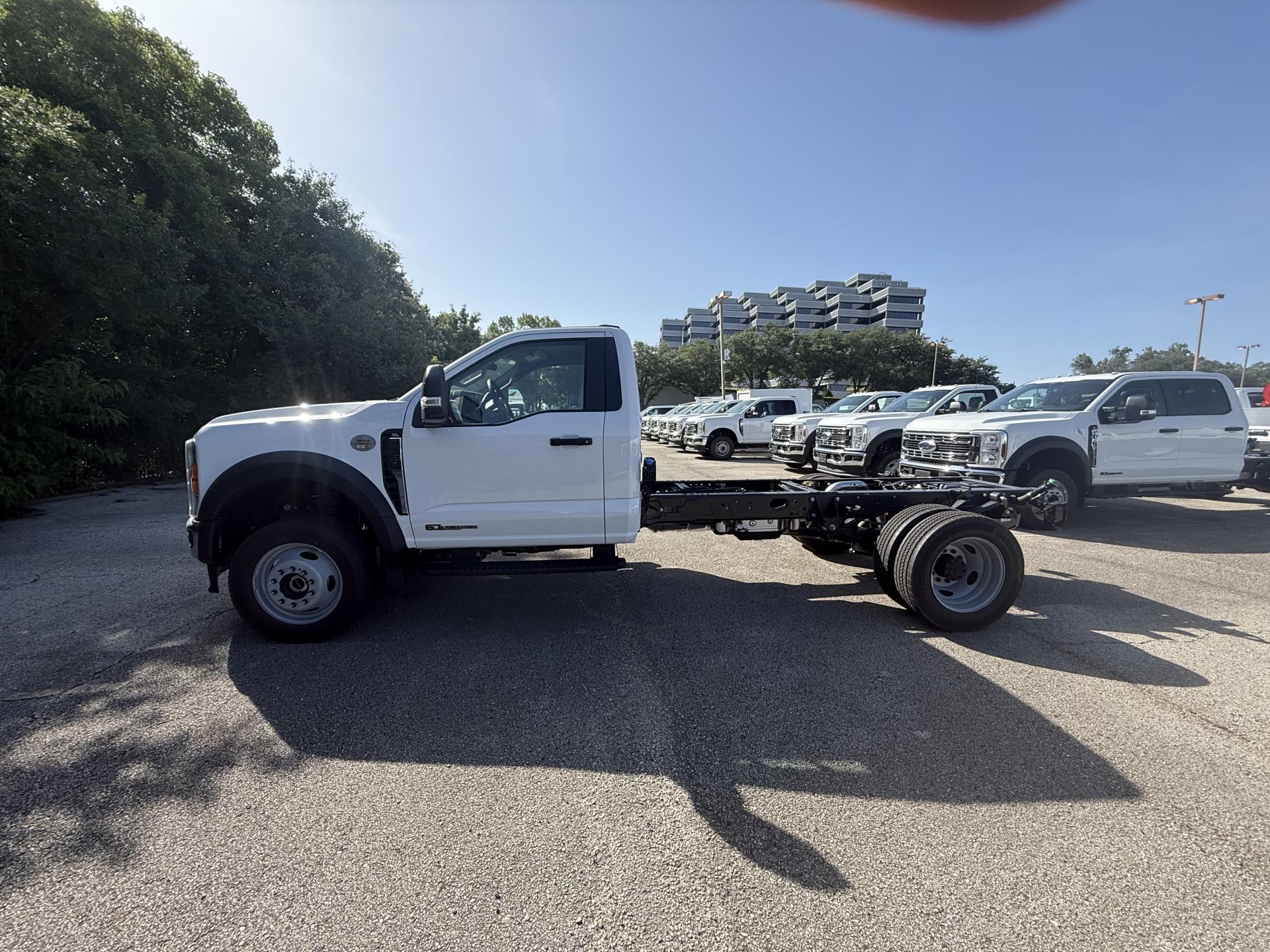 2025 Ford F-550 Regular Cab DRW 4x4 Cab Chassis for sale #1918968 - photo 3