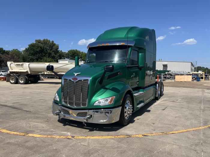 2023 Peterbilt 579-5