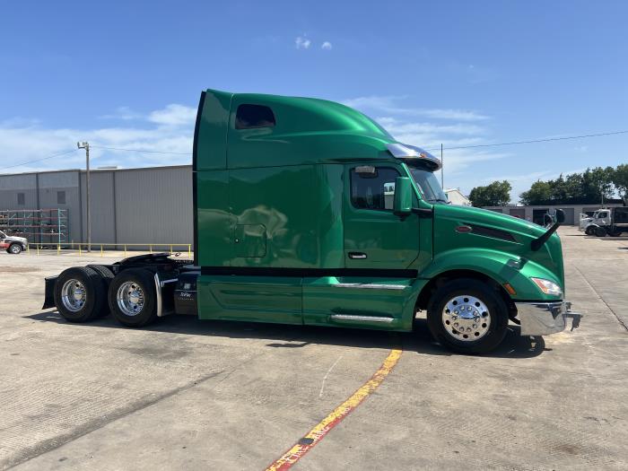 2023 Peterbilt 579-9