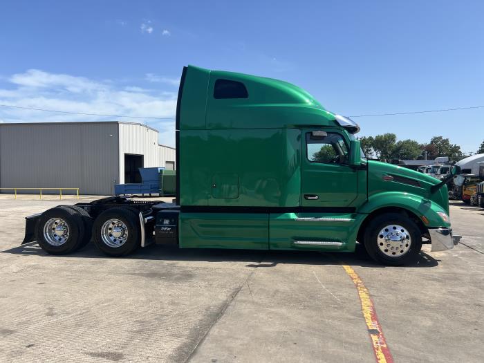 2023 Peterbilt 579-10