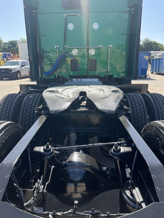 2023 Peterbilt 579-18