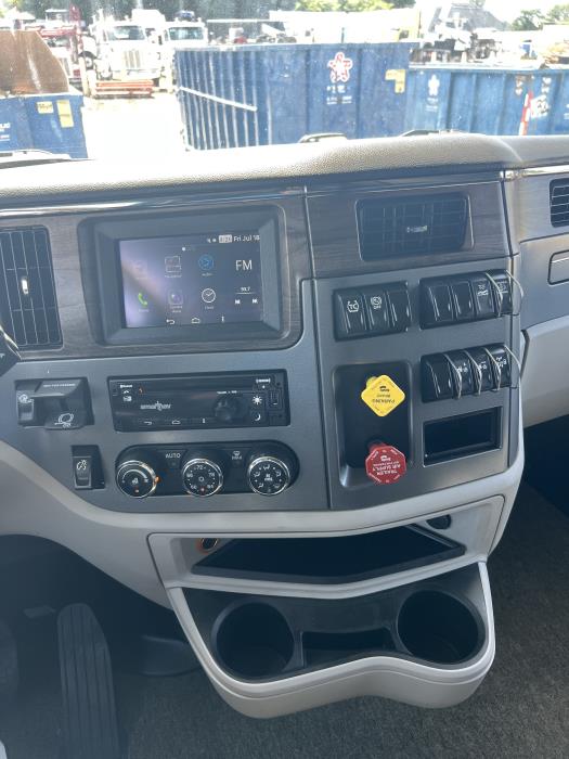 2023 Peterbilt 579-43