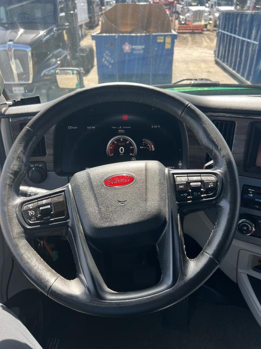 2023 Peterbilt 579-44