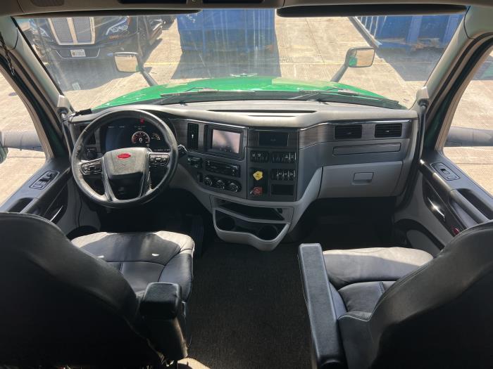 2023 Peterbilt 579-49